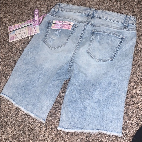 Ripped jean shorts - Picture 2 of 2